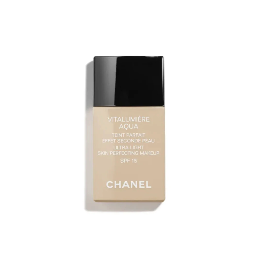 Chanel Vitalumière Aqua SPF 15 Foundation 10 Beige 1 Chanel Vitalumière Aqua SPF 15 Foundation 10 Beige