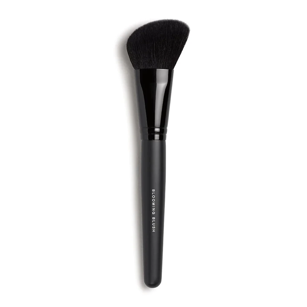 BareMinerals Blooming Blush Brush 1 BareMinerals Blooming Blush Brush